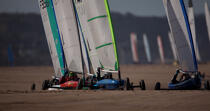 Grand Prix de Chars à voile à Omaha Beach © Philip Plisson / Plisson La Trinité / AA28717 - Nos reportages photos - Normandie