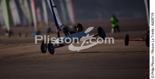 Grand Prix de Chars à voile à Omaha Beach - © Philip Plisson / Plisson La Trinité / AA28719 - Nos reportages photos - Calvados