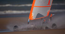 Grand Prix de Chars à voile à Omaha Beach © Philip Plisson / Plisson La Trinité / AA28733 - Nos reportages photos - Sport et loisir