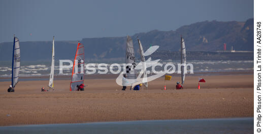 Grand Prix Tanks sailing Omaha Beach [AT] - © Philip Plisson / Pêcheur d’Images / AA28748 - Photo Galleries - Sand yachting at Omaha Beach