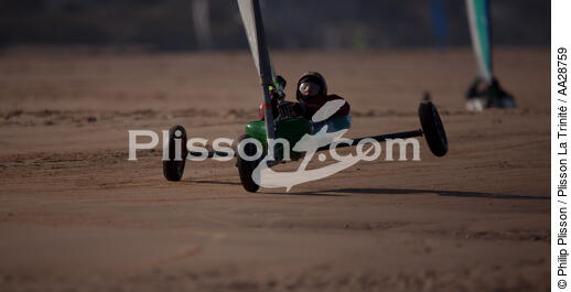 Grand Prix de Chars à voile à Omaha Beach - © Philip Plisson / Plisson La Trinité / AA28759 - Nos reportages photos - Site [14]