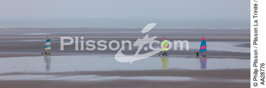 On the beach in Touquet - © Philip Plisson / Plisson La Trinité / AA28776 - Photo Galleries - Sand-yachting