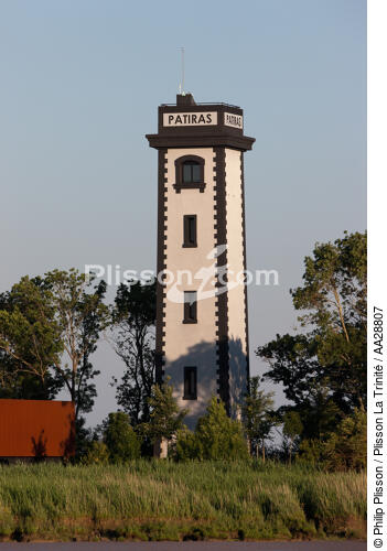 Patiras island - © Philip Plisson / Plisson La Trinité / AA28807 - Photo Galleries - Lighthouse [33]