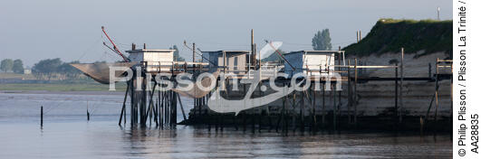 Barzan-plage - © Philip Plisson / Plisson La Trinité / AA28835 - Photo Galleries - Fishing equipment