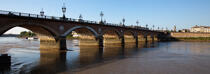 Bordeaux © Philip Plisson / Plisson La Trinité / AA28894 - Nos reportages photos - Pont de Pierre