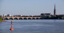 Bordeaux © Philip Plisson / Plisson La Trinité / AA28919 - Nos reportages photos - Pont de Pierre
