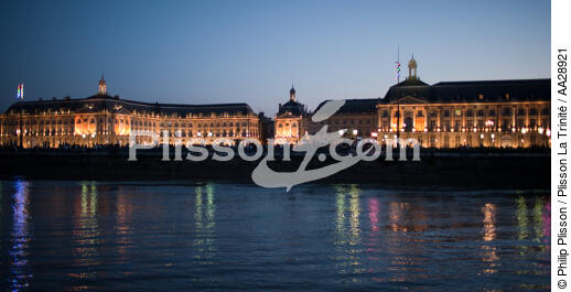 Bordeaux - © Philip Plisson / Plisson La Trinité / AA28921 - Photo Galleries - Night