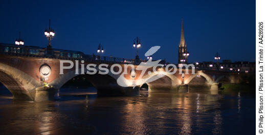 Bordeaux - © Philip Plisson / Plisson La Trinité / AA28926 - Photo Galleries - Night