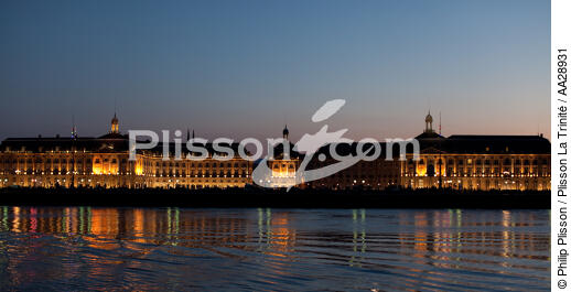 Bordeaux - © Philip Plisson / Plisson La Trinité / AA28931 - Nos reportages photos - Nuit