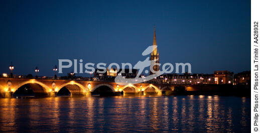 Bordeaux - © Philip Plisson / Plisson La Trinité / AA28932 - Nos reportages photos - Nuit