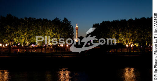 Bordeaux - © Philip Plisson / Plisson La Trinité / AA28935 - Nos reportages photos - Nuit