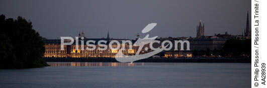 Bordeaux - © Philip Plisson / Plisson La Trinité / AA28939 - Nos reportages photos - Nuit