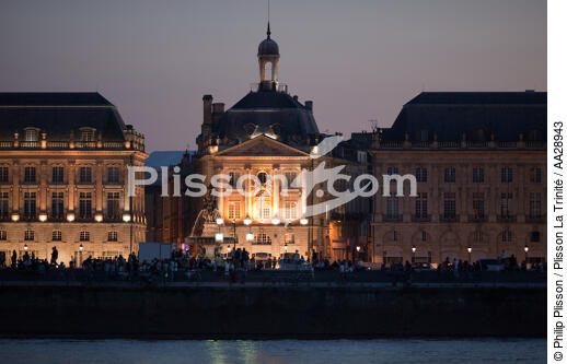 Bordeaux - © Philip Plisson / Plisson La Trinité / AA28943 - Nos reportages photos - Nuit