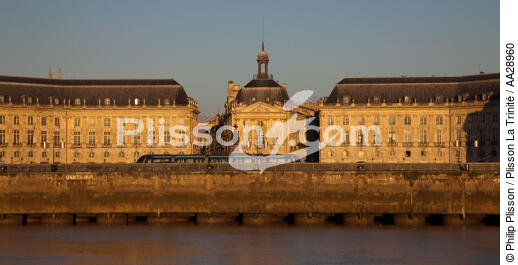 Bordeaux - © Philip Plisson / Plisson La Trinité / AA28960 - Photo Galleries - Framing