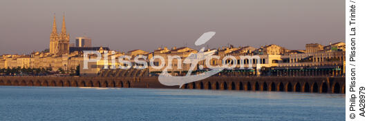Bordeaux - © Philip Plisson / Plisson La Trinité / AA28979 - Photo Galleries - River [large]