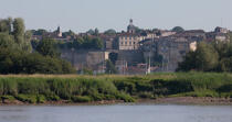 Bourg © Philip Plisson / Plisson La Trinité / AA29196 - Nos reportages photos - De Royan à Bordeaux