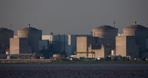 Blayais nuclear power plant © Philip Plisson / Plisson La Trinité / AA29210 - Photo Galleries - River [large]