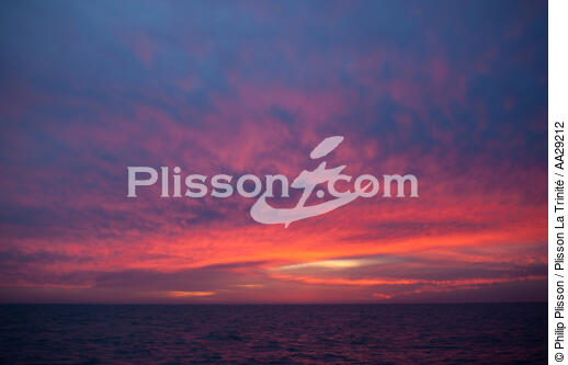 Charente sky - © Philip Plisson / Plisson La Trinité / AA29212 - Photo Galleries - Sun