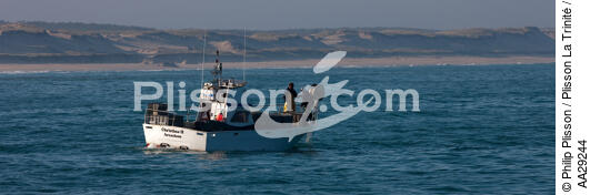 Grayan-et-l'hopital - © Philip Plisson / Plisson La Trinité / AA29244 - Photo Galleries - Fishing vessel