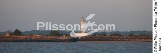 Richard lighthouse - © Philip Plisson / Plisson La Trinité / AA29254 - Photo Galleries - Aquitaine