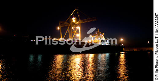 Le Verdon port - © Philip Plisson / Plisson La Trinité / AA29267 - Photo Galleries - Night