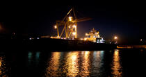 Le Verdon port © Philip Plisson / Plisson La Trinité / AA29267 - Photo Galleries - Containership
