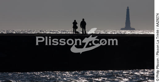 Phare de Cordouan depuis le Port du Verdon - © Philip Plisson / Plisson La Trinité / AA29274 - Nos reportages photos - Contre-jour