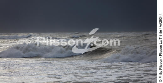 Pertuis de Maumuson - © Philip Plisson / Plisson La Trinité / AA29344 - Nos reportages photos - Mer agitée