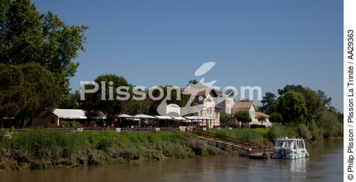 Libourne - © Philip Plisson / Plisson La Trinité / AA29363 - Photo Galleries - Gironde