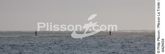 Le Cap Ferret - © Philip Plisson / Plisson La Trinité / AA29434 - Nos reportages photos - Pêche à la ligne