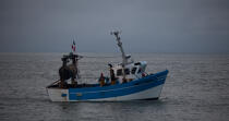Pêche au Maigre dans l'estuaire de la Gironde © Philip Plisson / Plisson La Trinité / AA29587 - Nos reportages photos - Fleuve