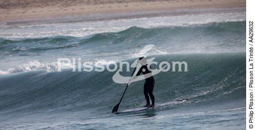 Stand up Paddle - © Philip Plisson / Plisson La Trinité / AA29632 - Nos reportages photos - Vague