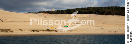 La dune du Pilat - © Philip Plisson / Plisson La Trinité / AA29740 - Nos reportages photos - Sport non nautique