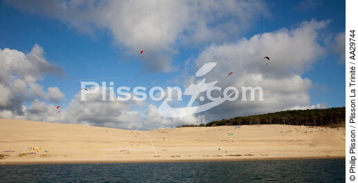 The dune du Pilat - © Philip Plisson / Plisson La Trinité / AA29744 - Photo Galleries - From Soulac to Capbreton
