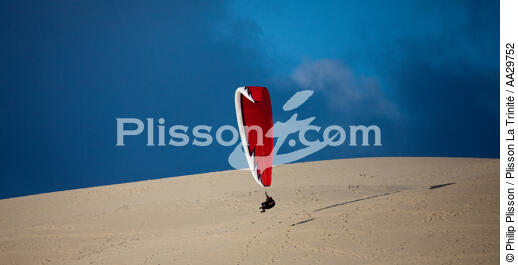 The dune du Pilat - © Philip Plisson / Plisson La Trinité / AA29752 - Photo Galleries - Sport and Leisure