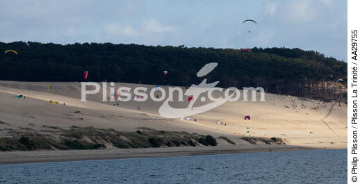 La dune du Pilat - © Philip Plisson / Plisson La Trinité / AA29755 - Nos reportages photos - Parapente