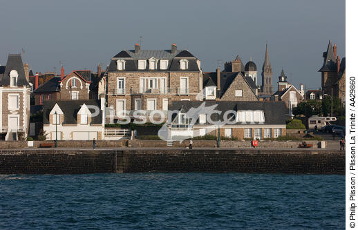 Housing to the Sillon Saint-Malo. [AT] - © Philip Plisson / Plisson La Trinité / AA29860 - Photo Galleries - From Cancale to Saint-Brieuc