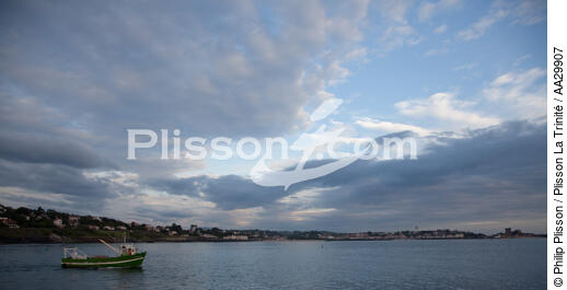 Ciboure - © Philip Plisson / Plisson La Trinité / AA29907 - Photo Galleries - Sky