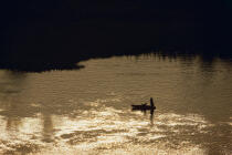 barque de pêcheur dans le delta du Nil. © Philip Plisson / Plisson La Trinité / AA30099 - Nos reportages photos - Lumière