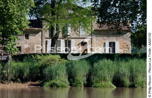 On the Dordogne river - © Philip Plisson / Plisson La Trinité / AA30102 - Photo Galleries - River [large]