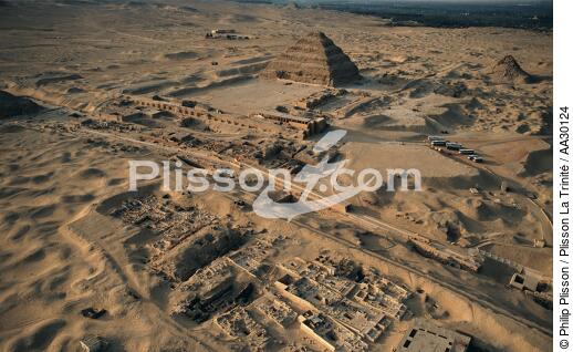 Overview of the pyramid of Djoser [AT] - © Philip Plisson / Plisson La Trinité / AA30124 - Photo Galleries - Saqqara