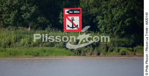On the Garonne river - © Philip Plisson / Plisson La Trinité / AA30140 - Photo Galleries - River [large]
