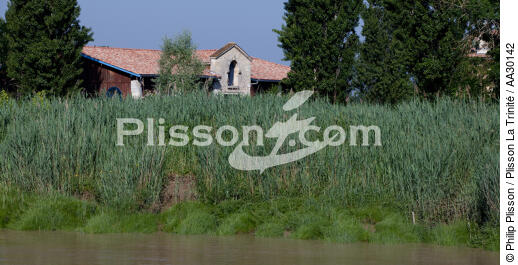 On the Garonne river - © Philip Plisson / Plisson La Trinité / AA30142 - Photo Galleries - River [large]