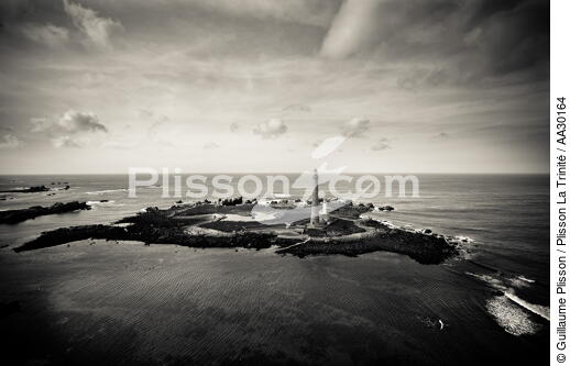 Relève de phare sur l'île Vierge - © Guillaume Plisson / Plisson La Trinité / AA30164 - Nos reportages photos - Ile Vierge [L']