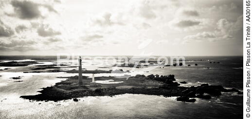 Relève de phare sur l'île Vierge - © Guillaume Plisson / Plisson La Trinité / AA30165 - Nos reportages photos - Ile Vierge [L']