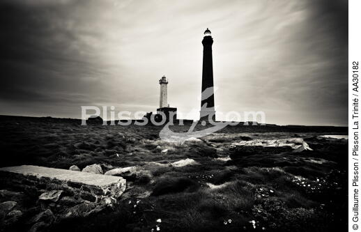 Relève de phare sur l'île Vierge - © Guillaume Plisson / Plisson La Trinité / AA30182 - Nos reportages photos - Noir et blanc