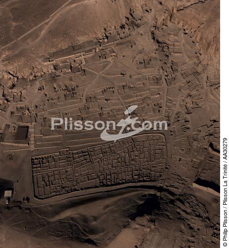 Le village de Deir El-Medineh - © Philip Plisson / Plisson La Trinité / AA30279 - Nos reportages photos - Egypte