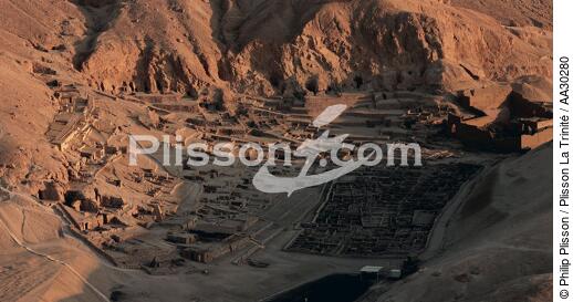 The village of Deir El-Medina - © Philip Plisson / Plisson La Trinité / AA30280 - Photo Galleries - Egypt
