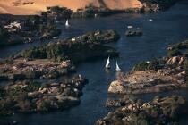 Première cataracte du Nil, à la hauteur d'Assouan © Philip Plisson / Pêcheur d’Images / AA30297 - Nos reportages photos - L'Egypte vue du ciel