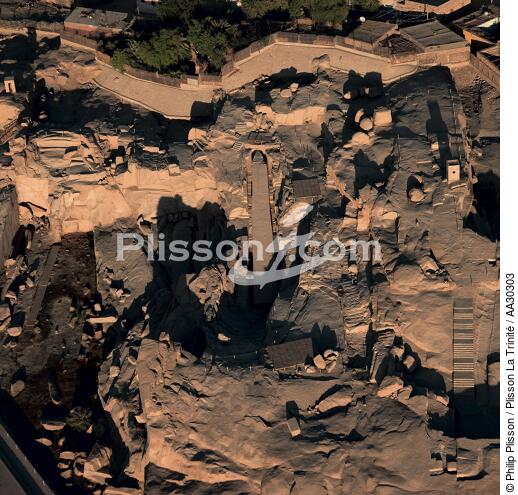 The granite quarries of Aswan. - © Philip Plisson / Plisson La Trinité / AA30303 - Photo Galleries - Egypt